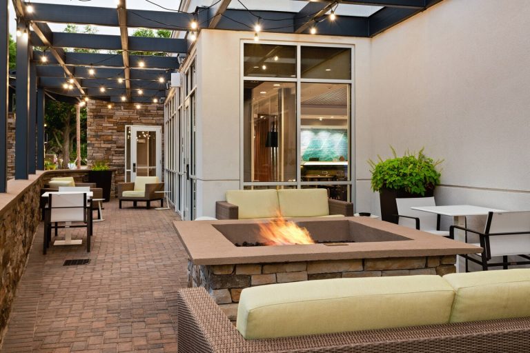 Feaster-Construction-Springhill-Suites-Front-Patio