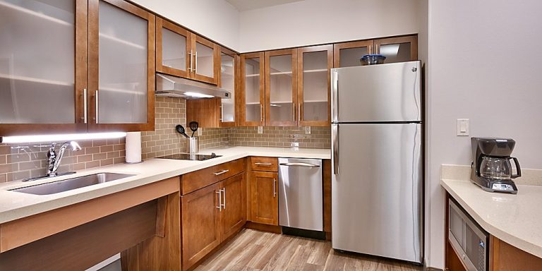 Feaster-Construction-Staybridge-Guest-Kitchen-4
