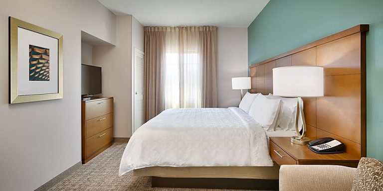 Feaster-Construction-Staybridge-Guest-Room-3