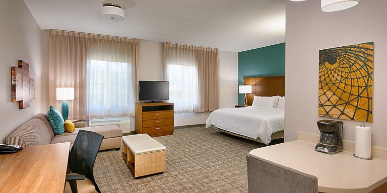 Feaster-Construction-Staybridge-Guest-Room-5