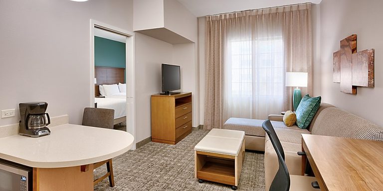Feaster-Construction-Staybridge-Guest-Room-6