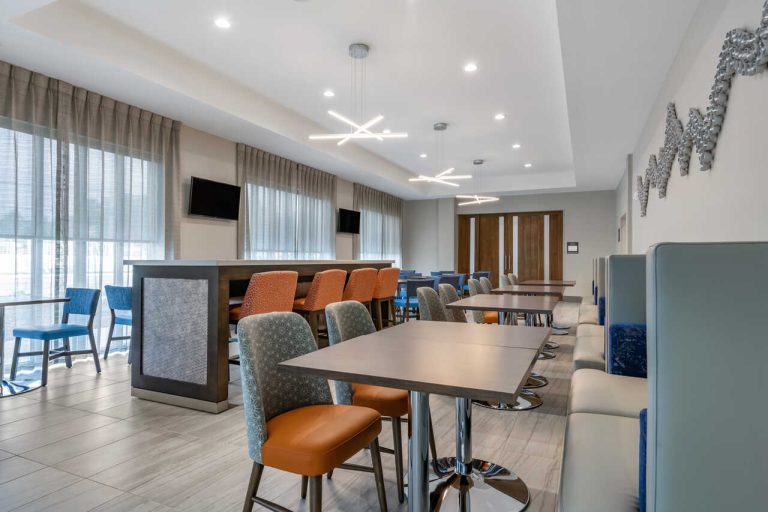 Feasterco-Construction-Comfort-Suites-Dining-4