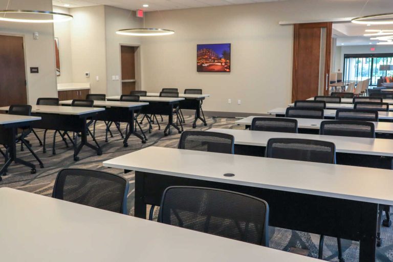 Feasterco-Construction-Comfort-Suites-Meeting-Room